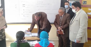 مدير تعليم القليوبية يتابع تلقى الطلاب لقاح كورونا بمدارس كفر شكر.. صور