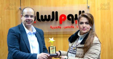 "اليوم السابع" يكرم سيمون على مشوارها الفنى.. صور