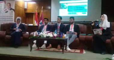 تفاصيل جلسات ومحاور منتدى حياة كريمة بجامعة الفيوم .. صور
