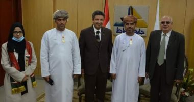 رئيس جامعة دمياط يلتقى بالدارسين الوافدين الحاصلين على درجات علمية