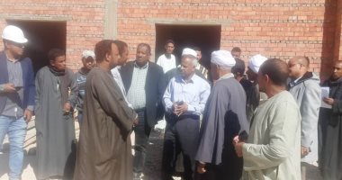 محافظ أسوان يكلف وحدة حياة كريمة بالمتابعة الميدانية للمشروعات