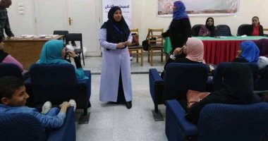واعظات الأزهر ينظمن لقاءات توعية للحفاظ على تماسك الأسر بالأقصر.. صور