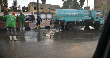 محافظ الغربية يتابع شفط مياه الأمطار بكفر الزيات وطنطا