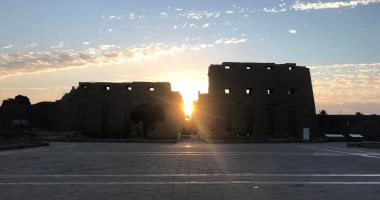 صورة اليوم.. الشمس تعانق معابد الكرنك فى ليلة حفل تعامد الشمس على مقصورة قدس الأقداس