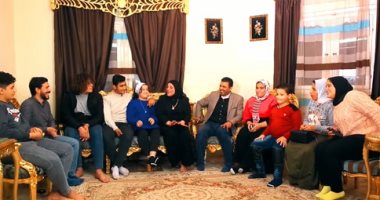 أم الأيتام.. ماما سلوى معاها 3 أبناء واتكفلت بـ 5 آخرين.. فيديو