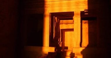 تعامد الشمس على قدس الأقداس اليوم بمعبد قصر قارون فى الفيوم