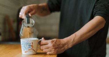 مشروبات تساعدك فى الحفاظ على رطوبتك بالشتاء.. أبرزها شاى الأعشاب