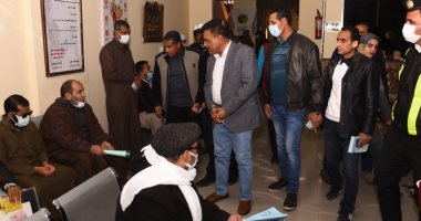 محافظ مطروح يتفقد إدارة المرور وتطوير الخدمات المقدمة للمواطنين