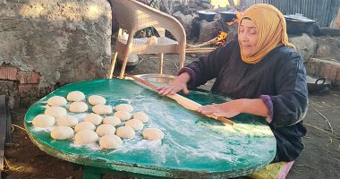 طعم وريحة خير زمان.. اليوم السابع داخل أول مطبخ ريفى يقدم وجبات مطهية على "الكانون" والفرن الفلاحى.. الشيف محمد: الكانون أعاد حلمى بتأسيس مطعم ريفى.. والدتى وجدتى ساعدونى فى ذلك.. وأعرض وجباتى على فيس بوك