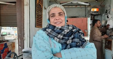 الأيدى الناعمة.. الست "منى" أشهر جزارة بالشرقية.. 35 سنة بين الجزارين والذبائح.. يحبها الجميع لسمعتها الطيبة.. وتؤكد: رفضت الزواج لتربية أشقائى ودخلت المهنة وأنا طفلة.. والمعاملة الحسنة والسمعة الطيبة ميزة