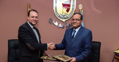 بروتوكول تعاون بين جامعة سوهاج ومركز الأورام فى المجال العلمى والبحثى