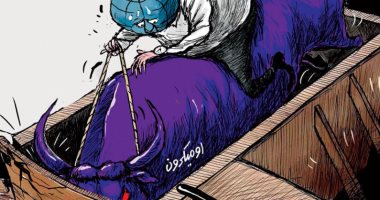 كاريكاتير سعودى.. العالم يواجه صعوبة فى السيطرة على كورونا 