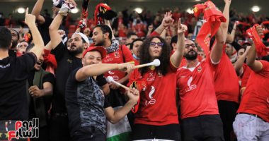 بأعلام مصر.. جماهير الأهلى تدعم فريقها بمواجهة الرجاء فى السوبر الإفريقى