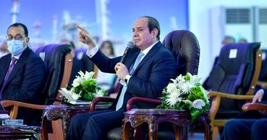الرئيس السيسي من قلب الصعيد: "عاوز أفضل خدام لله والناس لحد لما أمشى".. ويؤكد للقطاع الخاص: مشاركتكم فى المشروعات توجه دولة.. وما فيش مزاحمة "إحنا أسرة واحدة".. اللى اتعمل فى البلد ما يتعمل فى ظروفنا وقدراتنا
