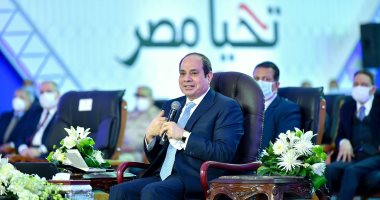 الرئيس السيسي: "4500 شركة تشييد أخدوا ألف و100 مليار جنيه فى 7 سنوات"