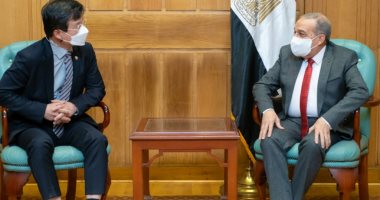 وزير الإنتاج الحربى يبحث مع وزير المشتريات الدفاعية بكوريا الجنوبية التعاون 