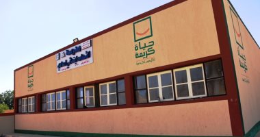 حياة كريمة تحول قرية الشهامة فى أسوان إلى جنة.. إنشاءات جديدة وتوصيل مرافق وتطوير المدارس ووحدات صحية.. والأهالى: قريتنا أصبحت واعدة والمشروعات غطت كل شىء.. والمحافظ: 793 مشروعاً بتكلفة 14 مليار جنيه.. صور