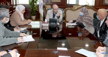 محافظ بنى سويف يكلف بمعاينة مطلب مواطنين بقرية طنسا لعمل آبار صرف صحى