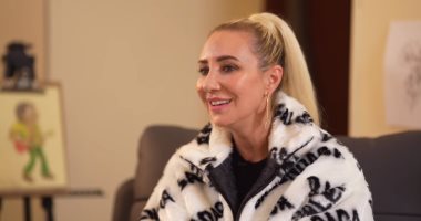 المطربة الأمريكية آمون ستار: زرت مصر أكتر من 40 مرة وبحب كل معابد الأقصر 