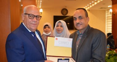 محافظ بورسعيد يكرم أبطال العدوان الثلاثى وأسرهم احتفالا بالذكرى الـ65 .. صور