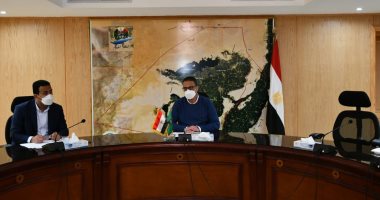 محافظ الفيوم يتابع ملف التعديات على المجارى المائية والحزام الآمن لبحيرة قارون 