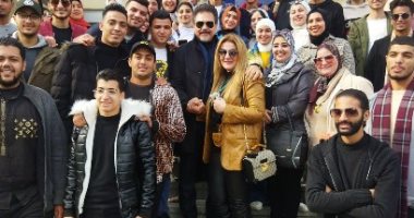 أسرة الفنان الراحل محمود ياسين تحتفل بإزاحة الستار عن تمثاله ببورسعيد .. لايف وصور