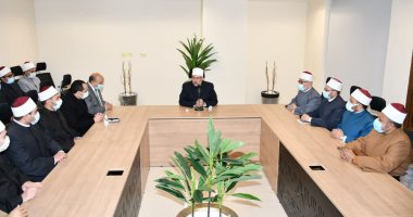 وزير الأوقاف يجتمع بالأئمة بالعاصمة الإدارية: الدعوة إلكترونيا أهم أولوياتنا 