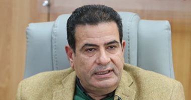 عزت القمحاوى في القائمة القصيرة لجائزة الشيخ زايد للكتاب
