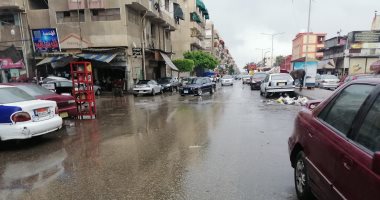 ابتعدوا عن لافتات الإعلانات وأعمدة الإنارة.. 12 توجيها عاجلا للتعامل مع الطقس السيئ
