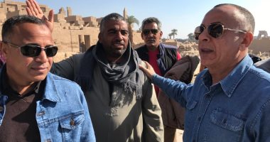 الأعلى للآثار يتابع مشروعات ترميم صالة الأعمدة وتمثال الملك تحتمس بالكرنك.. صور