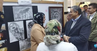 رئيس جامعة كفر الشيخ يفتتح معرض الفنون التشكيلية استعدادًا لـ"إبداع 10"