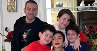 أصالة نصرى تحتفل بأعياد الكريسماس فى سهرة عائلية مع أبنائها.. صور