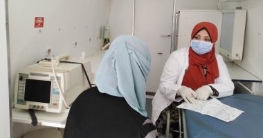 محافظ أسوان يتابع القوافل الطبية بقرى منيحة للكشف على 3237 مواطنا بالمجان