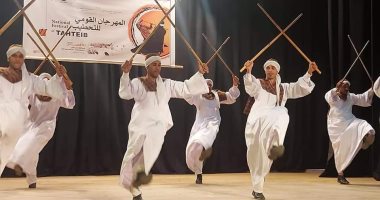 الفرق الفنية ونجوم التحطيب يبهرون أهالى الأقصر بالمهرجان القومى للتحطيب.. صور