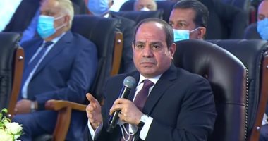 الرئيس السيسي ردا على مقاول طلب هدية: "ما بديش فلوس لحد خالص أنا بعمل شغل بس"
