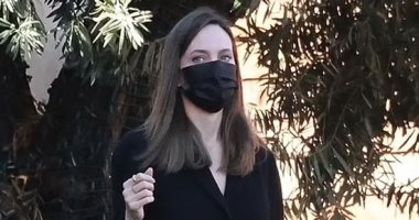 أنجلينا جولى تتسوق بغرض شراء هدايا الكريسماس لأبنائها
