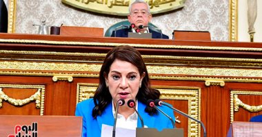 درية شرف الدين تدافع عن قانون نقابات المهن التمثيلية: الوصول للابتذال يحتاج وقفة