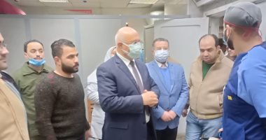 رئيس جامعة بنها يتفقد المستشفى الجامعى للاطمئنان على الخدمة الصحية