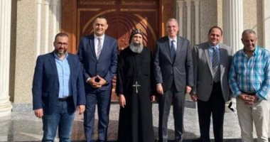 السفير المصرى بمسقط يزور مقر الكنيسة الأرثوذكسية