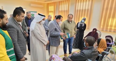 محافظ شمال سيناء يسلم ذوى الهمم أجهزة تعويضية