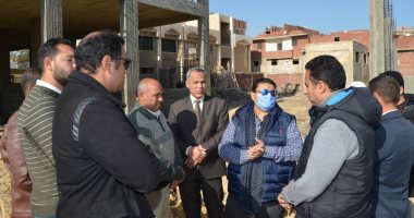 حياة كريمة.. نائب محافظ بنى سويف يتابع الموقف التنفيذى لمشروعات المبادرة
