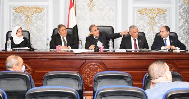 "محلية النواب" تمهل الحكومة أسبوعين لإنهاء مشكلة منازل متضررى السيول بسوهاج..صور