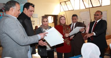 وكيل تعليم الأقصر يشارك فى ورشة عمل بالمدرسة الفنية للتوعية بمخاطر الهجرة غير الشرعية