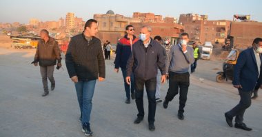 محافظ القليوبية يتابع مشروعات الطرق الجارى تنفيذها بقليوب وشبرا الخيمة والخصوص