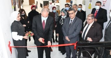 رئيس جامعة قناة السويس يفتتح معرض منتجات طلاب شعبة تكنولوجيا التعليم ..صور