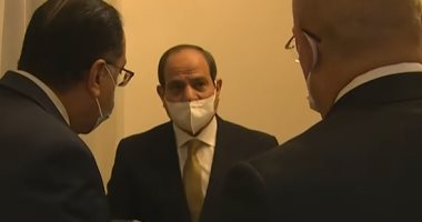 الرئيس السيسى يتفقد إحدى الفيلات بمدينة أسوان الجديدة
