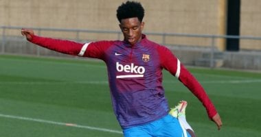 برشلونة يؤكد إصابة لاعبه أليخاندرو بالدى بفيروس كورونا وخضوعه للعزل المنزلى