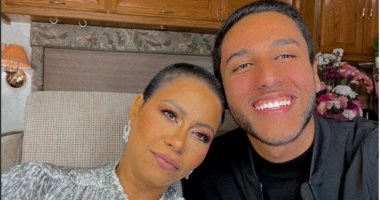 شيرين عبد الوهاب لأحد معجبيها: بتحبنى ليه.. رد: أنت زي الهوا والميه "فيديو"