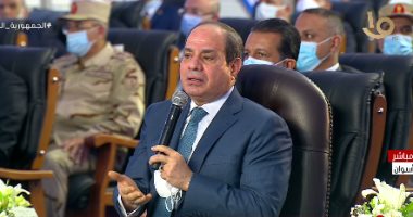 الرئيس السيسي يشاهد فيلما تسجيليا بعنوان: "قلاع صناعية"