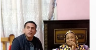 مأساة الحاجة نوسة توجع القلب.. عمرها 75عاما مصابة بشلل وولادها تخلوا عنها وتركوها فى دار مسنين